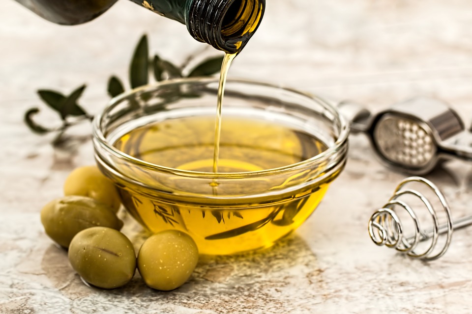 Frisches Olivenöl Extra Vergine